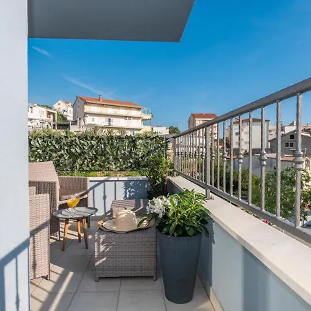 Sofia Apartment *